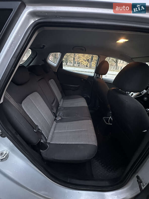 Микровэн Kia Venga 2011 в Львове