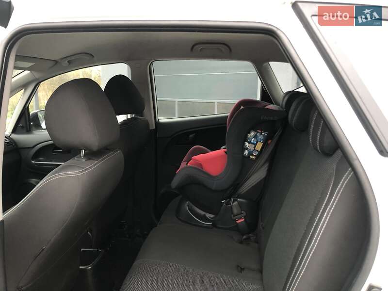 Микровэн Kia Venga 2012 в Львове