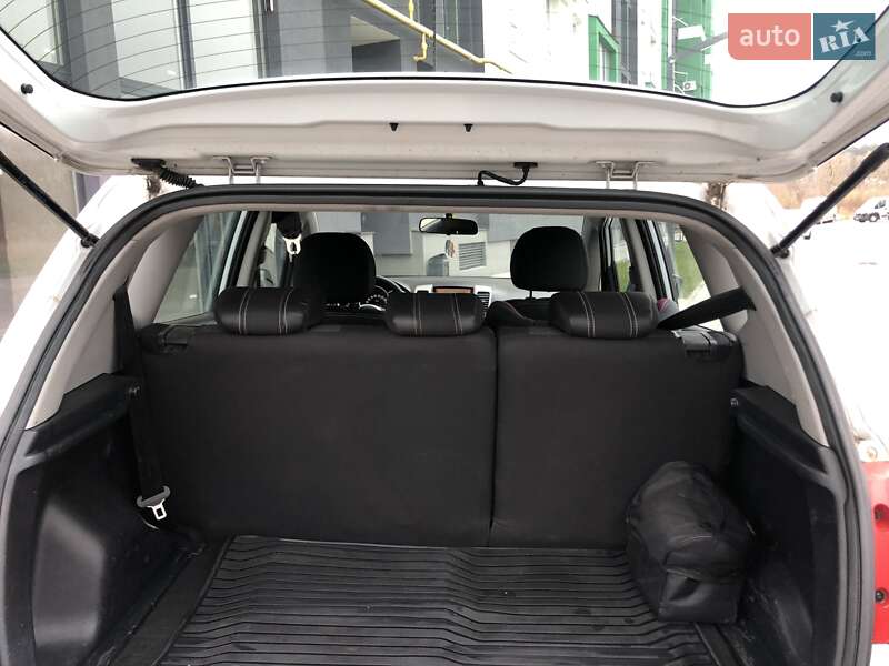 Микровэн Kia Venga 2012 в Львове