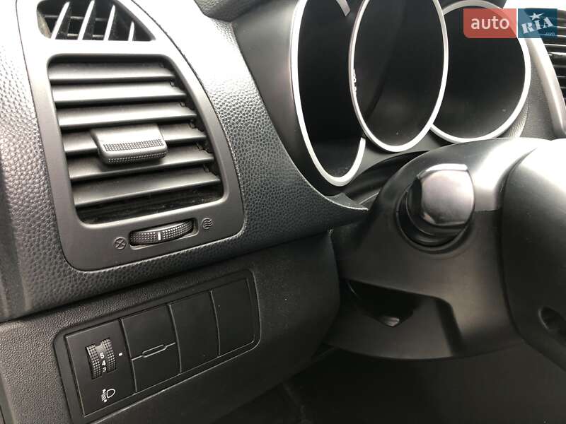 Микровэн Kia Venga 2012 в Львове