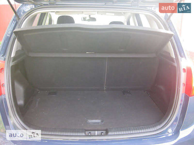 Микровэн Kia Venga 2012 в Киеве