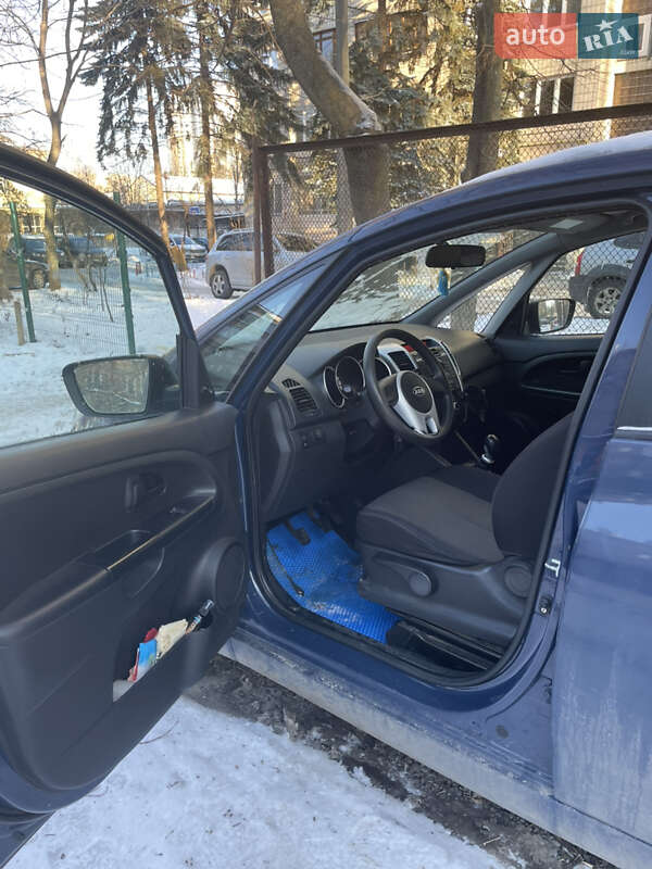 Микровэн Kia Venga 2012 в Киеве