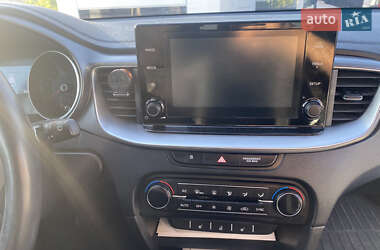 Хэтчбек Kia XCeed 2020 в 