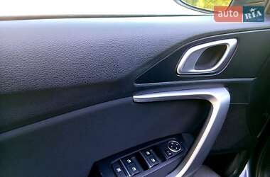 Хэтчбек Kia XCeed 2020 в 