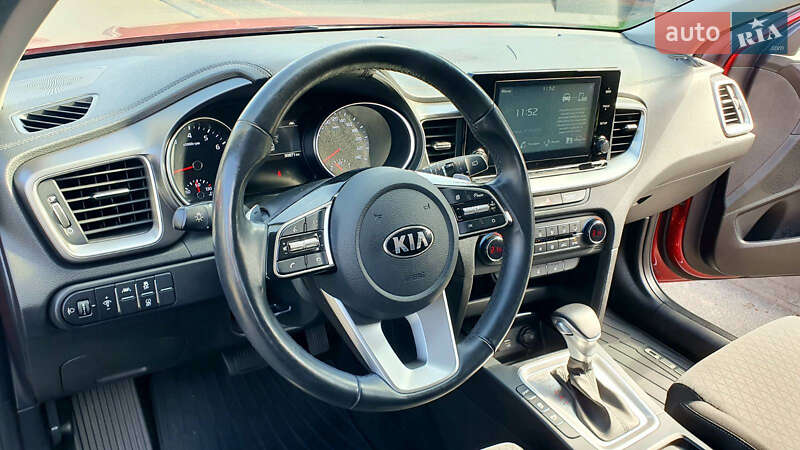 Хетчбек Kia XCeed 2020 в Дніпрі фото 22 Хетчбек Kia XCeed 2020 в Дніпрі