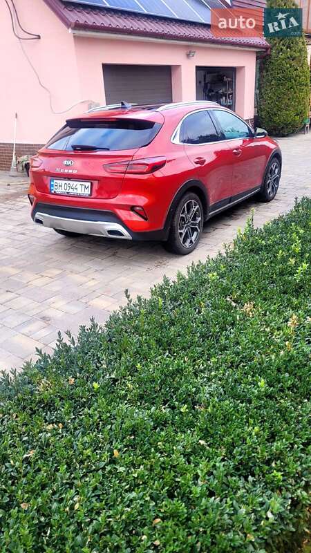 Хэтчбек Kia XCeed 2020 в Раздельной
