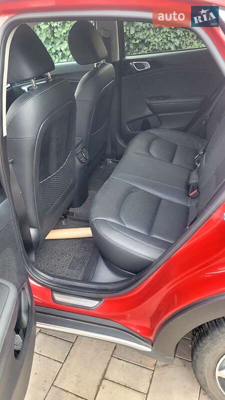 Хэтчбек Kia XCeed 2020 в Раздельной