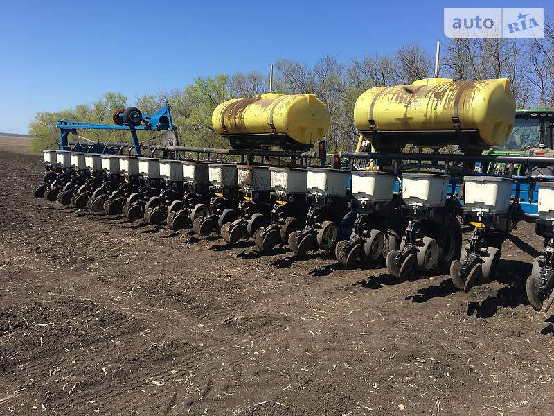 Kinze 3700
