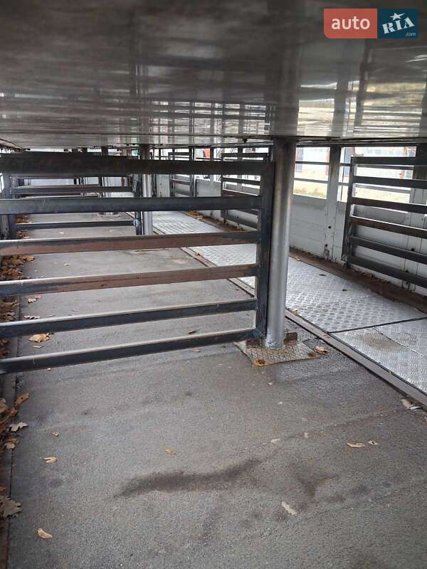 Для перевезення тварин - напівпричіп Knapen k100 1991 в Стрию