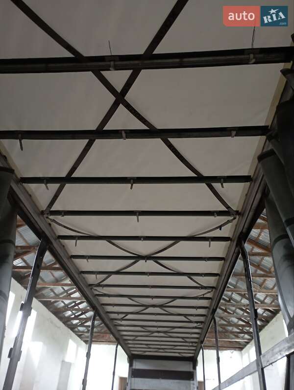 Тентований борт (штора) - напівпричіп Kogel SAF 2011 в Чорткові