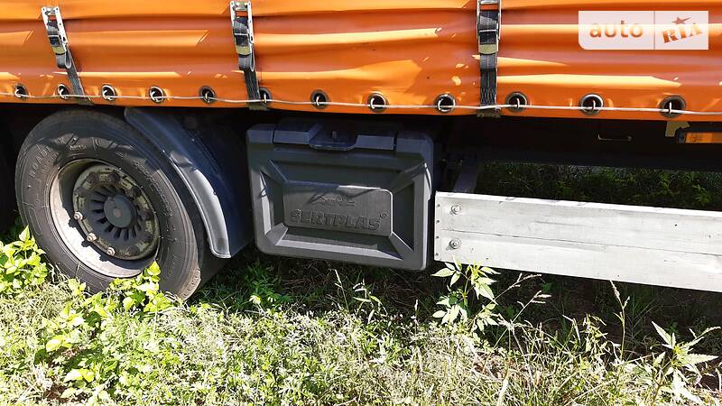 Тентованный борт (штора) - полуприцеп Kogel SN 24 2008 в Маневичах