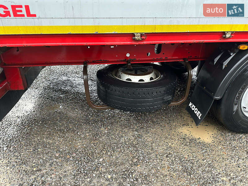 Бортовий напівпричіп Kogel SN 24 2012 в Іршаві