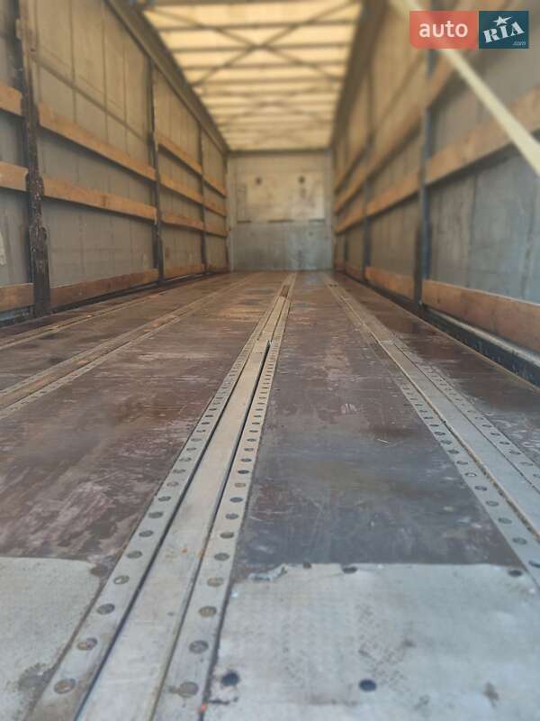 Тентованный борт (штора) - полуприцеп Kogel SN 24 2009 в Кременце