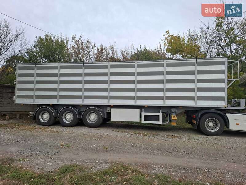 Самоскид напівпричіп Kogel SN 24 1999 в Краснограді