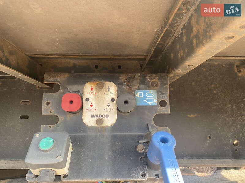 Тентованный борт (штора) - полуприцеп Kogel SN 24 2012 в Коростене