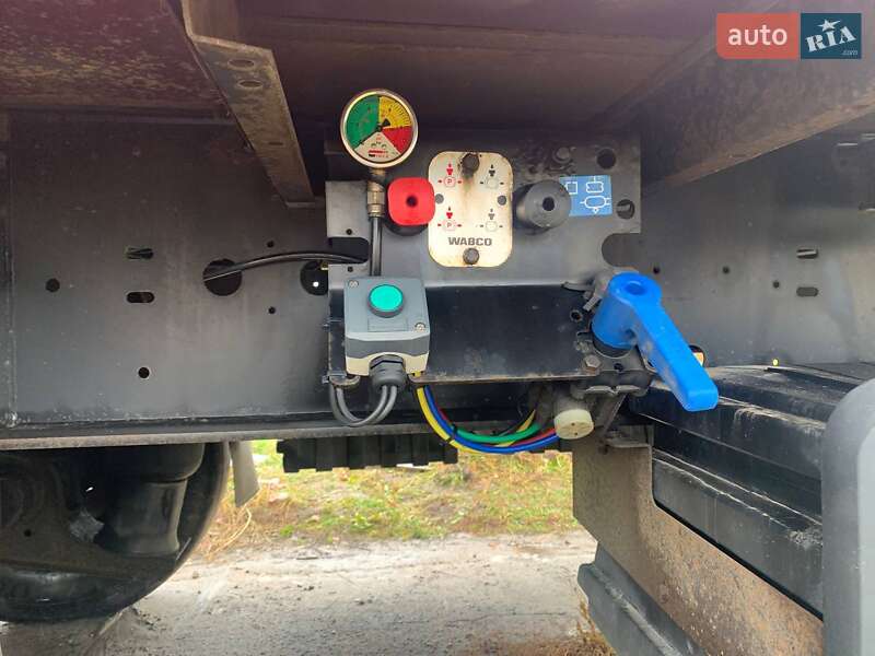 Тентований борт (штора) - напівпричіп Kogel SN 24 2012 в Радехові