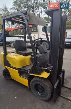 Вилочный погрузчик Komatsu FD 2003 в Киеве