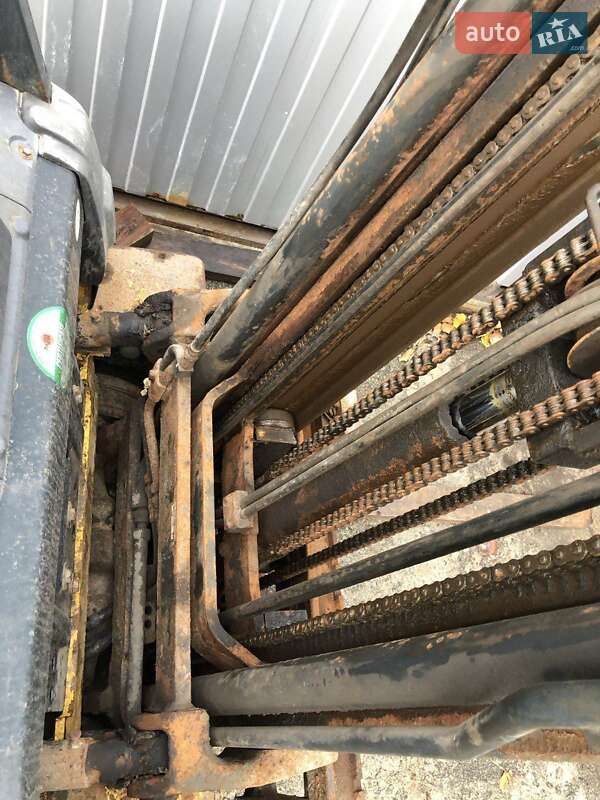 Вилочный погрузчик Komatsu FG 2018 в Киеве