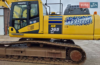 Гусеничный экскаватор Komatsu HD 2018 в 