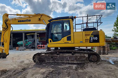 Гусеничный экскаватор Komatsu PC 210 2015 в 