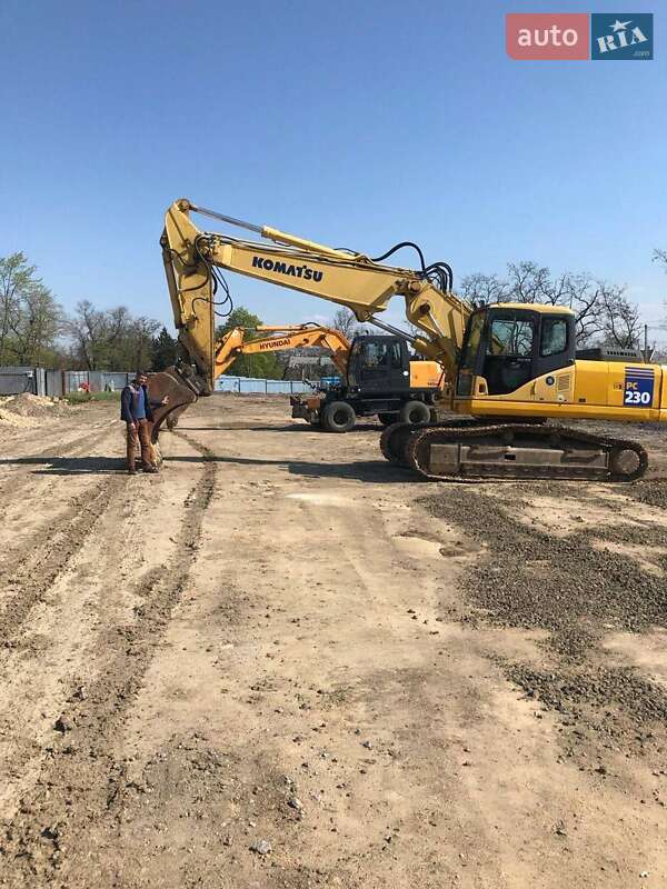 Экскаватор погрузчик Komatsu PC 230NHD-7K 2003 в 
