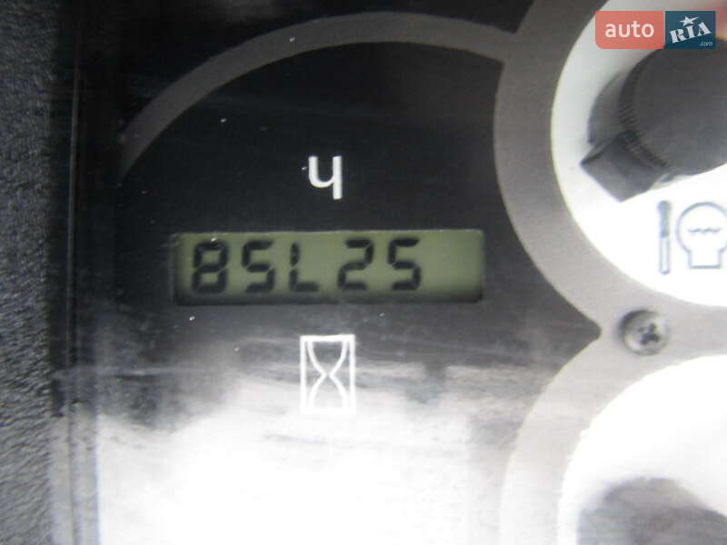 Гусеничний екскаватор Komatsu PC 38UU-1 2012 в Одесі фото 23 Гусеничний екскаватор Komatsu PC 38UU-1 2012 в Одесі