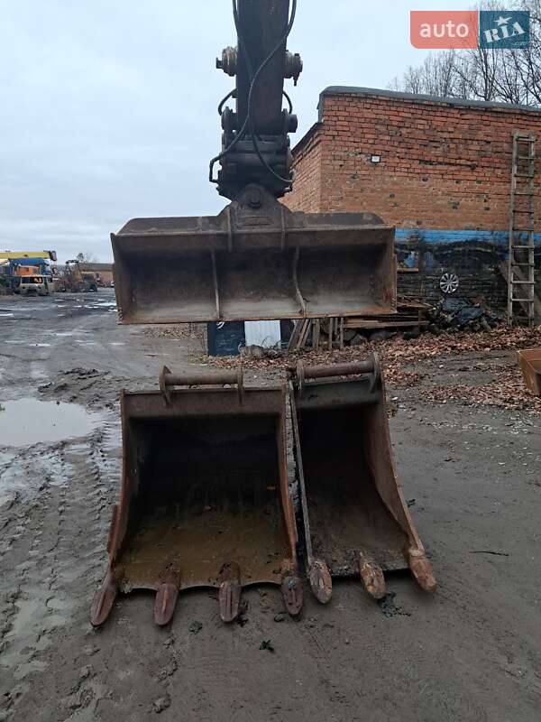 Колесный экскаватор Komatsu PW 2010 в Виннице