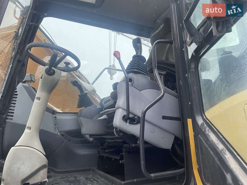 Колесный экскаватор Komatsu PW 2008 в Киеве