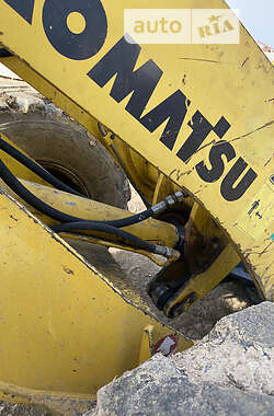 Фронтальный погрузчик Komatsu WA 2002 в 