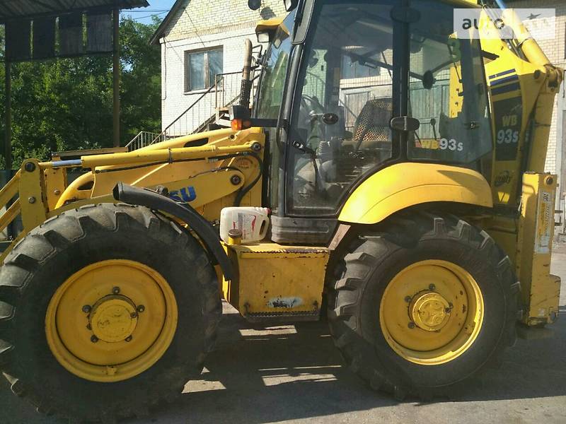 Экскаватор погрузчик Komatsu WB 2006 в Киеве