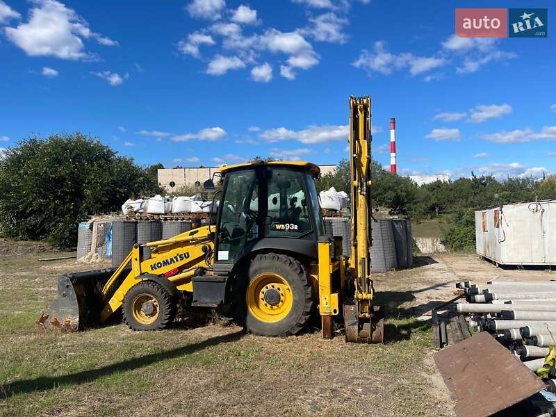 Экскаватор погрузчик Komatsu WB 2020 в Киеве