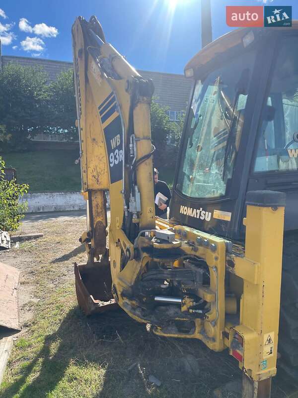 Экскаватор погрузчик Komatsu WB 2020 в Киеве