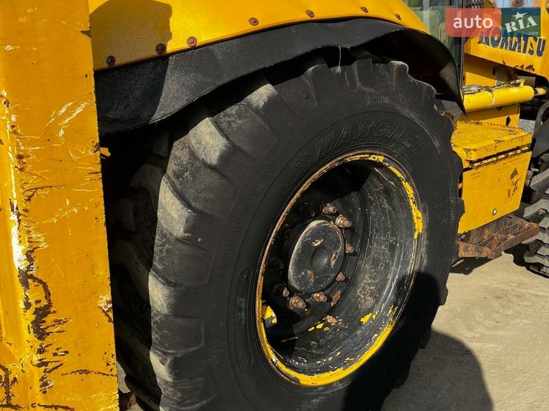 Екскаватор навантажувач Komatsu WB 2007 в Єрках