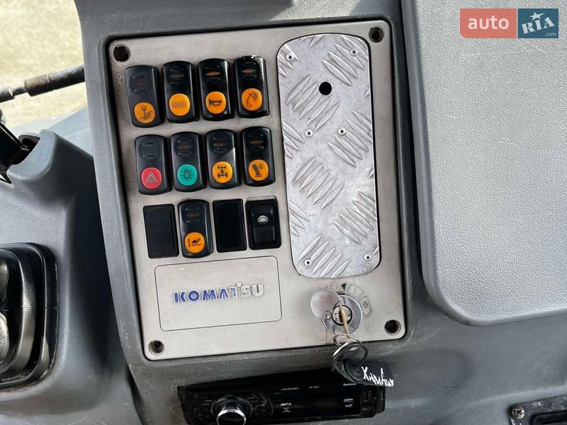 Екскаватор навантажувач Komatsu WB 2007 в Єрках