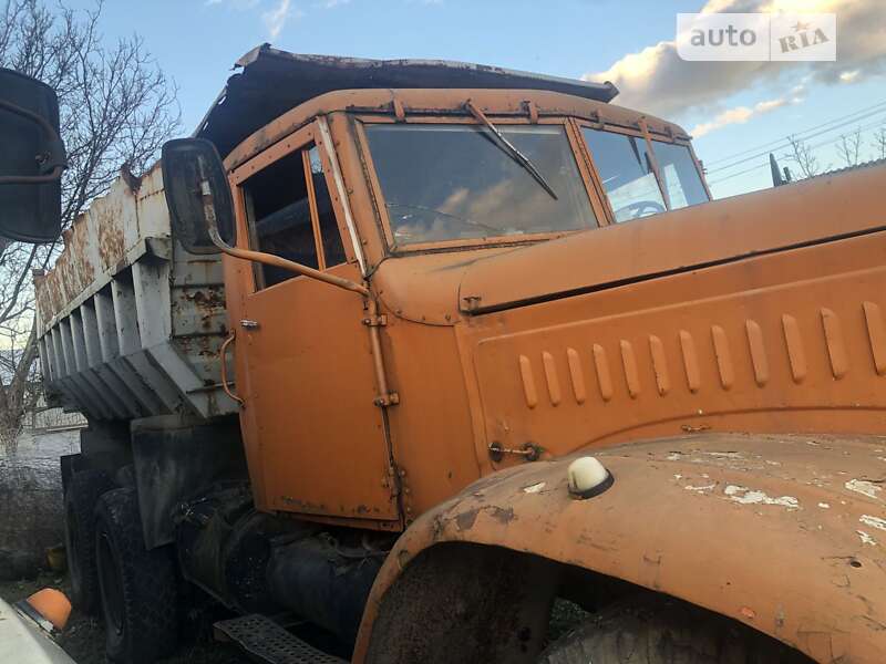 Вантажний фургон КрАЗ 256 1990 в Чернівцях
