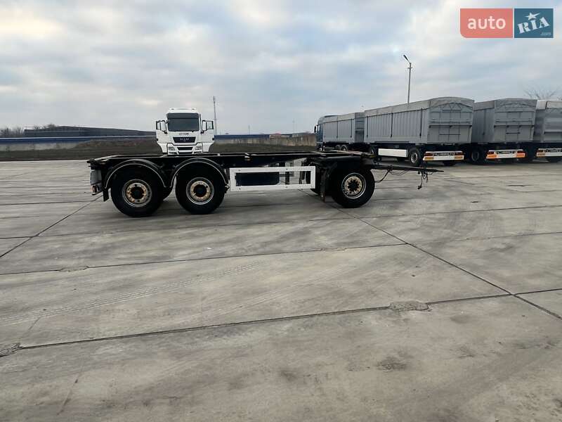 Контейнеровоз Krone ADW 2003 в Одессе