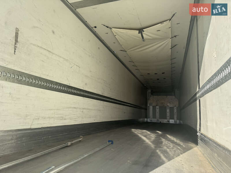 Ізотермічна будка Krone BPW 2012 в Мукачевому