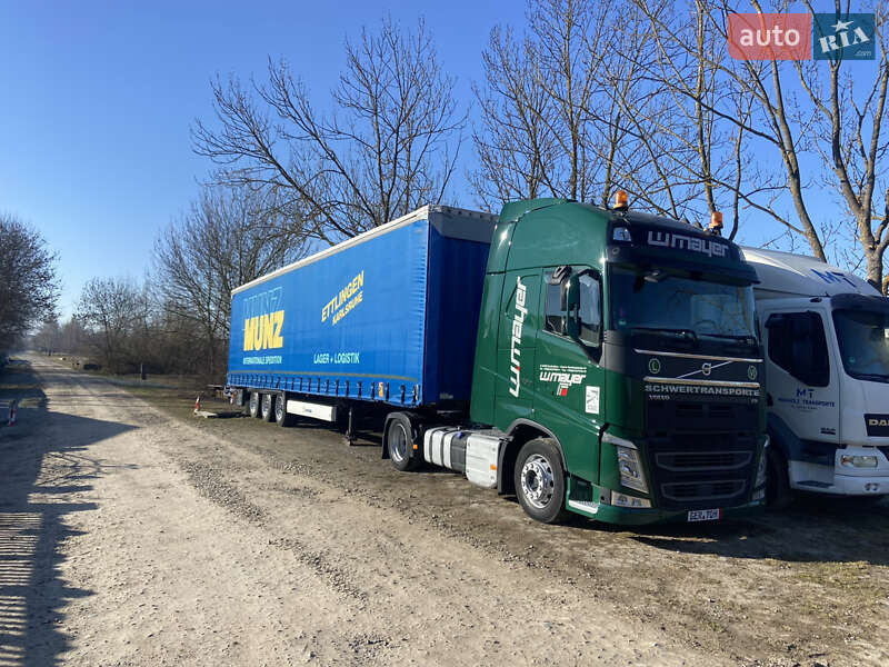 Тентованный борт (штора) - полуприцеп Krone Mega 2012 в Бучаче