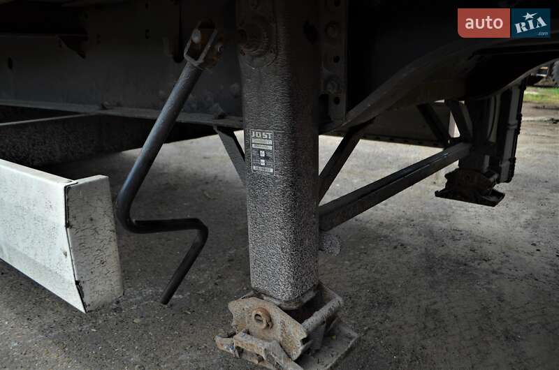 Тентований борт (штора) - напівпричіп Krone SD 27 2010 в Львові