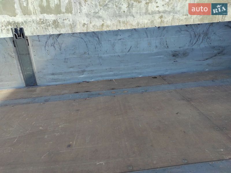 Бортовий напівпричіп Krone SD 27 2008 в Львові