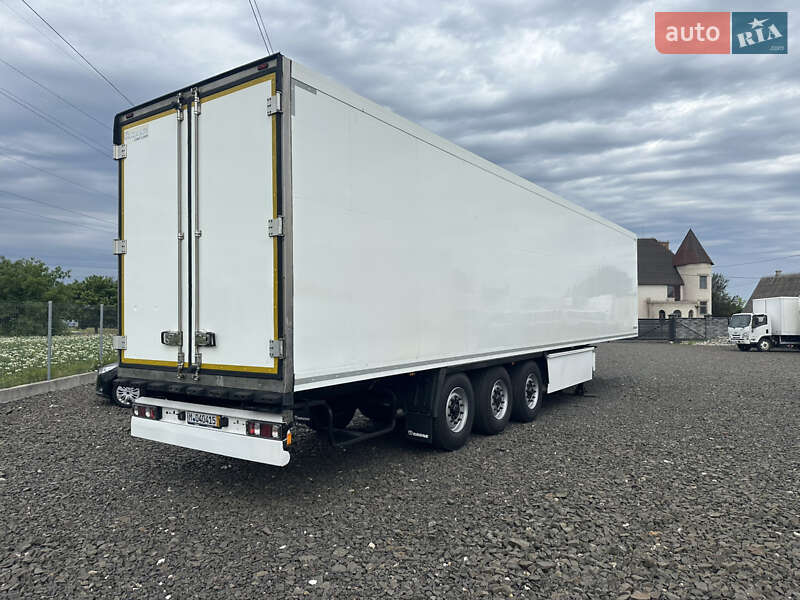 Рефрижератор полуприцеп Krone SD 2015 в Луцке