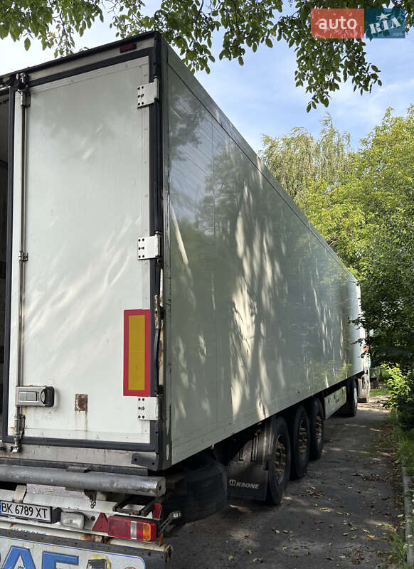 Изотермическая будка Krone SD 2011 в Ровно