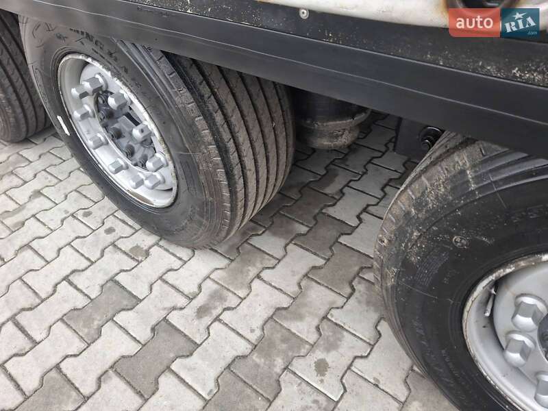 Тентований борт (штора) - напівпричіп Krone SD 2012 в Львові