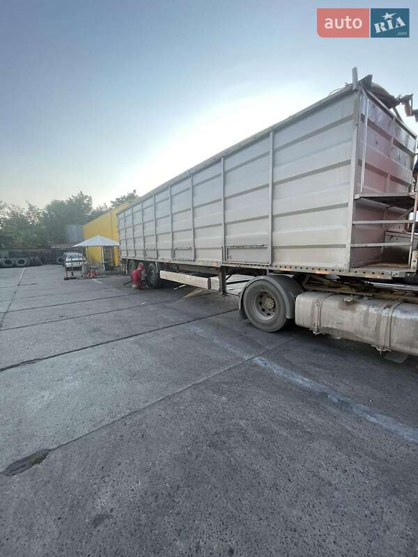 Зерновоз - полуприцеп Krone SDC 27 2006 в 