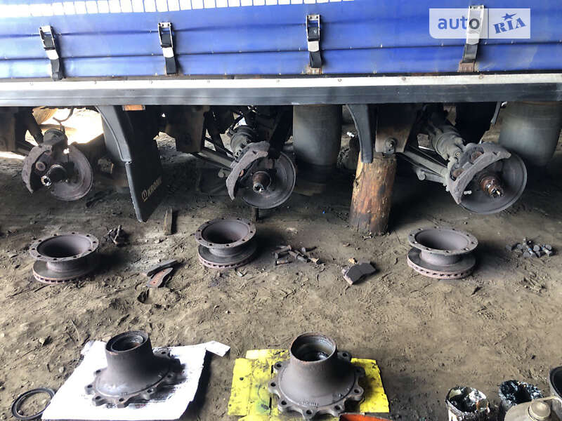 Тентованный борт (штора) - полуприцеп Krone SDP 27 2010 в Хусте