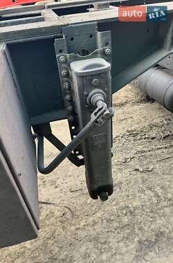 Контейнеровоз Krone SDP 27 2000 в 