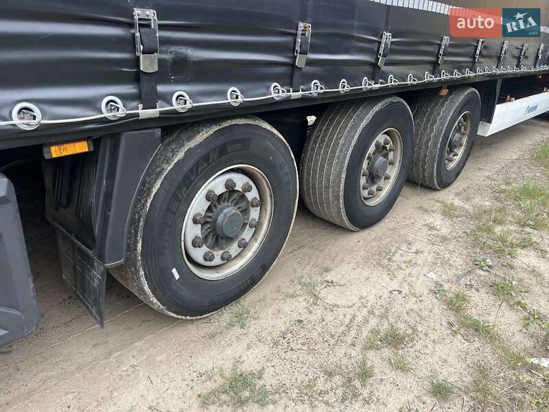 Тентований борт (штора) - напівпричіп Krone SDP 27 2008 в Яворові