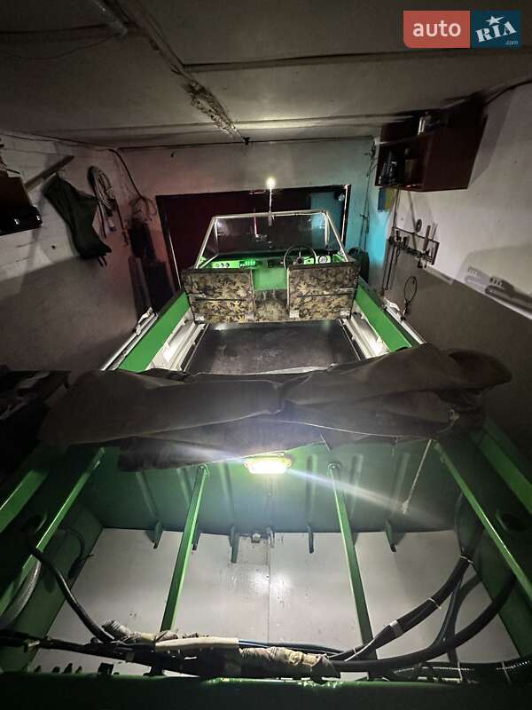 Катер Крым 1 1978 в Киеве