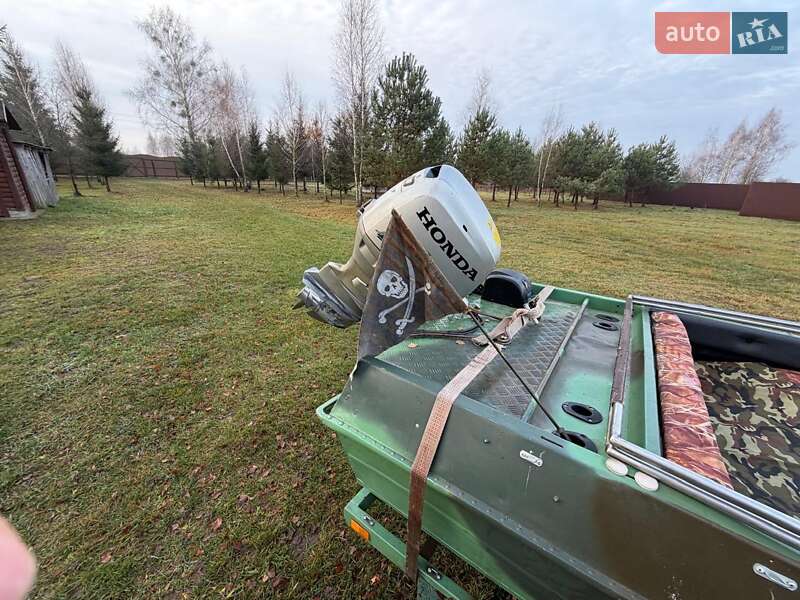 Човен Крим 1 1971 в Луцьку фото 5 Човен Крим 1 1971 в Луцьку