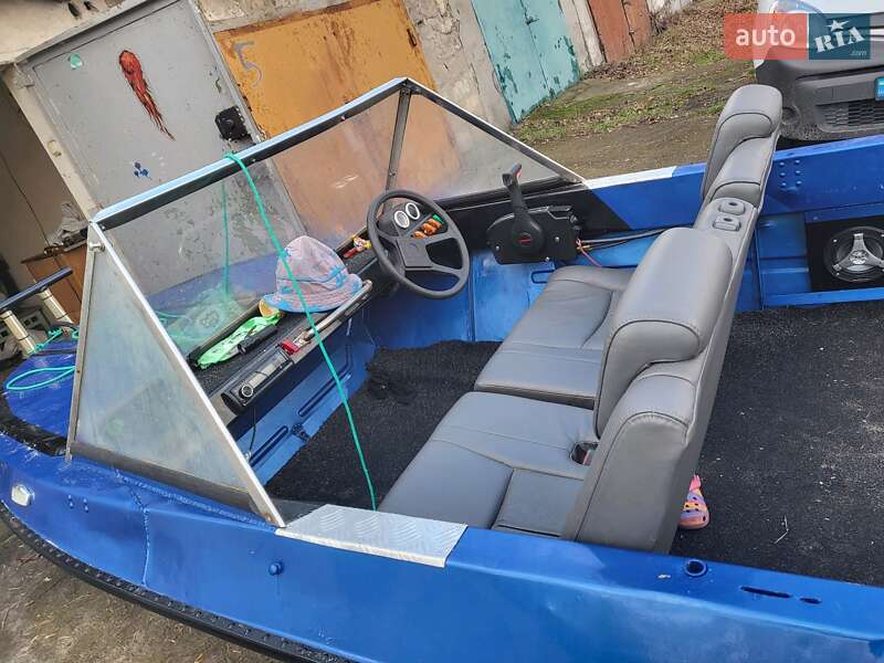 Лодка Крым Крым 1999 в Каменском